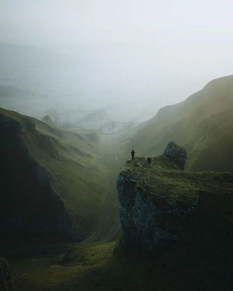 Peak District England, Arte Viking, Leaf Photography, Dark Cottagecore, Visit Scotland, Forest Photography, Peak District, Outdoor Lover, Location Photography