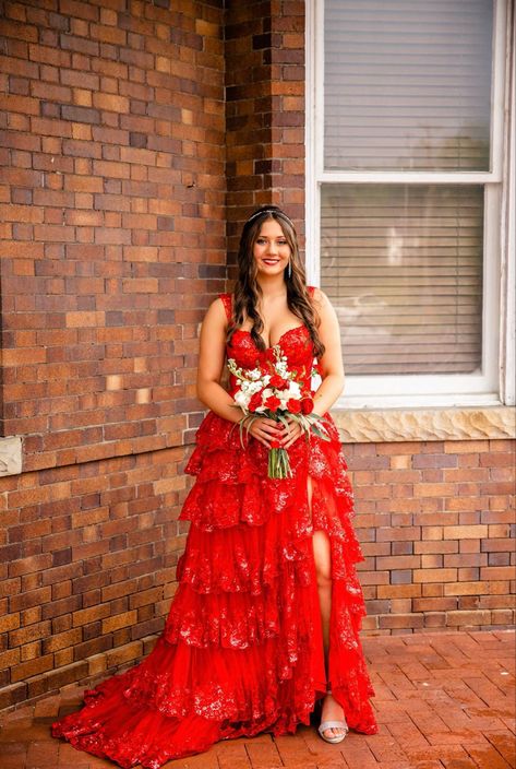 White And Red Prom Dress, Red Prom Dress With Date, Sherri Hill 55500, Black And Red Prom, Rose Bouquet Red, All Black Tux, Bouquet Red Roses, Prom Dress Sherri Hill, Poses Prom