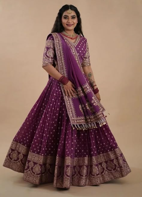 Ghagra Choli Dupatta Style, Chaniya Choli Designs Weddings Fashion Styles, Chaniyacholi Designer For Wedding, Heavy Chaniya Choli, Half Saree Lehenga Wedding, Latest Chaniya Choli Design For Marriage, Kerala Style Skirt And Top, Lehengas Designs, Elegant Skirt Outfits