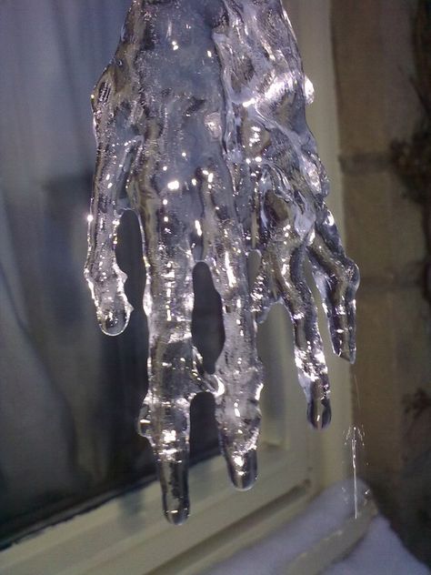 Mother Nature drips a hand No Ordinary Girl, 얼굴 드로잉, Ice Sculpture, Hand Shapes, Jolie Photo, Story Inspiration, 가을 패션, Writing Inspiration, Mother Nature