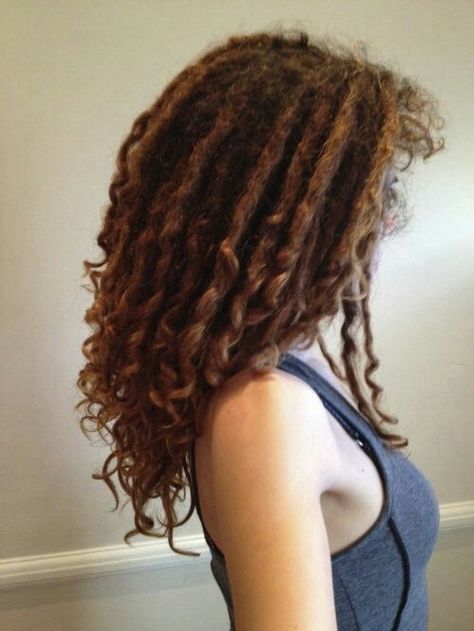 Dreaded Girls Curly Dreads, Partial Dreads, Dreadlocks Girl, Natural Dreadlocks, Natural Dreads, Dreads Girl, Beautiful Dreadlocks, Dread Hairstyles, Curly Hair Inspiration