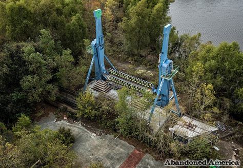 Six Flags New Orleans, Dawn Of The Planet, Abandoned Theme Parks, Deepwater Horizon, Sea Of Monsters, Abandoned Amusement Parks, Lex Luthor, Six Flags, Hauntingly Beautiful