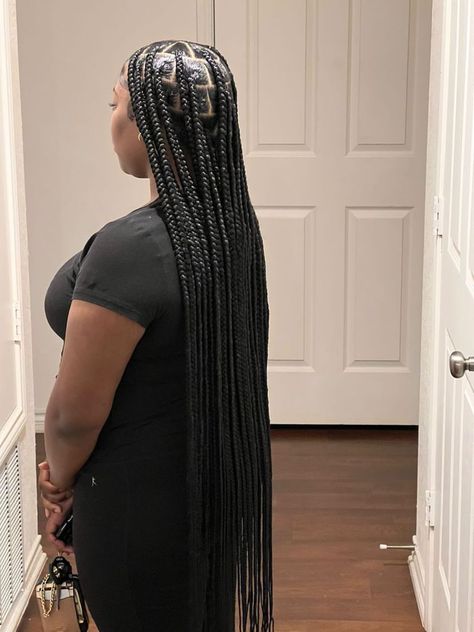 #knotlessboxbraids Medium Knee Length Box Braids, Medium Knee Length Knotless Braids, Knee Length Braids, Knee Length Knotless Braids, Knee Length Knotless, Knotless Box Braids Medium, Wavy Hair Sew In, Medium Knotless Box Braids, Fav Hairstyles