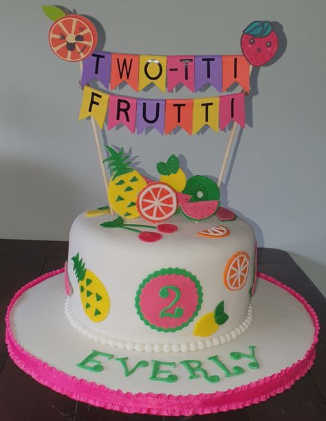 Half Sheet Cake Decoration, Sheet Cake Decoration, Tutti Frutti Cake, Twotti Fruity, Half Sheet Cake, Rose Birthday, Fruity Cake, Cake Diy, Rosé Birthday