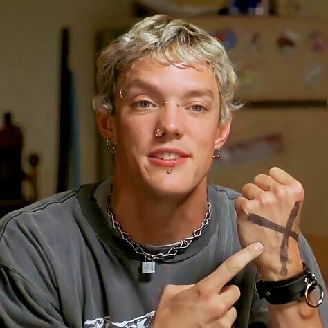 Scream Mathew Lillard, Matt Lillard 90s, Mathew Lillard Senseless, Matthew Lillard Punk, Matthew Lillard She's All That, Scream Matthew Lillard, Matthew Lillard 90s Punk, Matthew Lillard Hackers, Tim Laflour Icon