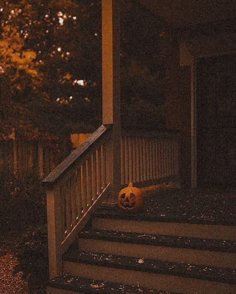 Gloomy Halloween Aesthetic, October Aethstetic, Salemcore Aesthetic, Alt Fall Aesthetic, 1990s Fall Aesthetic, Suburban Halloween Aesthetic, Creepy Fall Aesthetic, Fall Witchy Aesthetic, Fall Playlist Cover Aesthetic