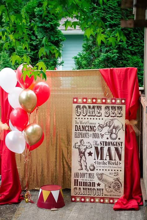 Circus Theme Stage Decorations, Vintage Circus Party Centerpieces, Vintage Circus Theme Party Decorations, Circus Photo Backdrop, Vintage Circus Party Ideas, Vbs Circus Theme, Circus Theme Party Adults, Circus Photobooth, Carnival Photobooth