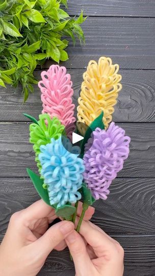 Easy Diy Flower Centerpieces, Glitter Foam Sheet Craft Ideas, Glitter Paper Crafts Diy, Foam Sheet Crafts For Kids, Foam Sheet Crafts For Adults, Glitter Sheets Crafts Ideas, Foam Sheets Crafts, Eva Foam Flowers, Bible Buddies