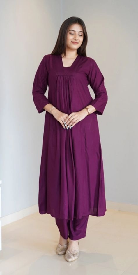 Indian Dress For Pregnant Women, Dresses For Heavy Bust Women, Dress Paterns, Plain Kurti Designs, Plain Kurti, Dress For Pregnant Women, Stylish Kurtis, Kids Kurta, Salwar Neck Designs