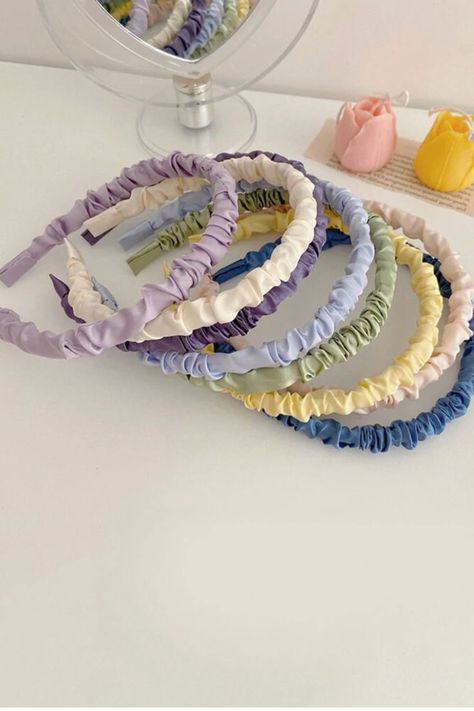 Style: Trendy,Simple Type: Headband Color: White,Pink,Blue,Green,Dark Blue,Yellow,Purple Weight: 20 g Material: Satin Package Includes: 1 x Headband Bando Aesthetic, Diy Bando, Diy Rhinestone Earrings, Shopee Finds, Artist Hat, Hair Snood, Scrunchies Diy, Satin Headband, Hair Supplies