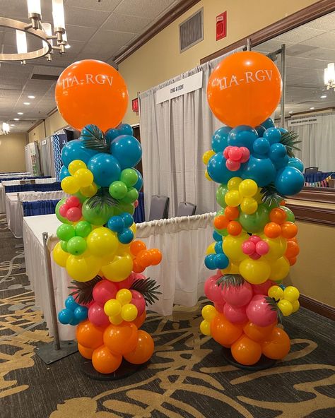 Beach Party Balloons, Balloon Projects, Balloon Boutique, Balloon Pillars, Balloon Tower, Balloons Arch, Moana 2, Hawaiian Party Decorations, Summer Deco