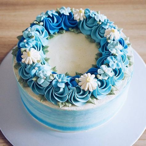 Cake Design Inspiration, Cupcakes Decorados, Simple Cake Designs, Spring Cake, Cake Decorating Piping, Cake Decorating Frosting, Beautiful Birthday Cakes, Easy Cake Decorating, Cake Decorating Videos