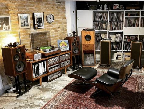 Vinyl Record Room, Theater Pictures, Audiophile Room, Hifi Room, Music Room Design, Audiophile Listening Room, Home Music Rooms, Vinyl Room, Record Room