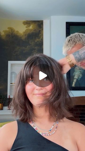 Jack Mead - Hair transformation specialist on Instagram: "NATALIE’S FLICKY BOB PROCESS & RESULT 😎  Natalie’s flicky bob went viral and so many people asked for more of the process not just the consultation. So here it is ☺️   I started at the front with the fringe and then with all the shaping around the face as I feel sometimes us hairdressers leave that bit to last which doesn’t make sense to me considering it’s what the client sees every day, I think we need to give ourselves more time to get that bit perfect!   I then started to layer the hair relatively short to encourage the hair underneath to flick out and make the whole look very playful. I then cut the length which was easy for me to see as I’d removed so much weight from the bottom I could see exactly where I wanted the hair to Straight Hair Flicked Ends, Flicky Bob, Flicked Bob, Bob Transformation, Cheek Bones, Lord Farquaad, Collar Bone, Layered Bob, The Fringe