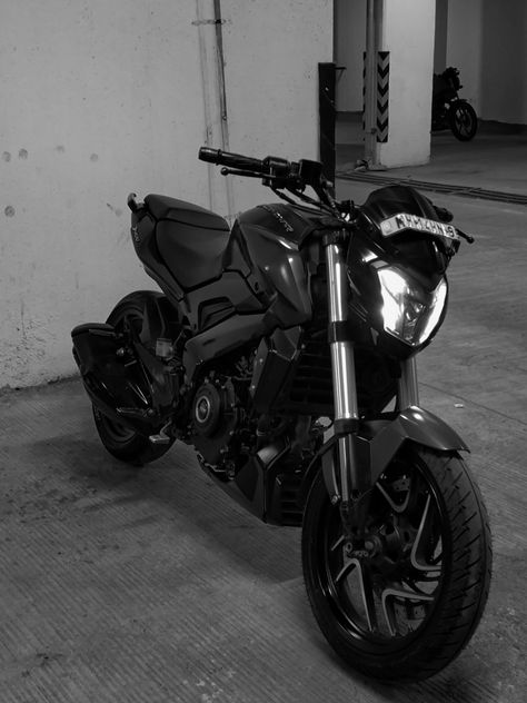 Dominar 400 Dominar 400 Wallpaper, Dominar 250, Dominar 400, Biker Photography, Bike Drawing, Pretty Bike, Black Cartoon Characters, Cellphone Wallpaper Backgrounds, Creative Pictures