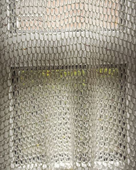 redclovercrochet: Beaded Net Curtains - yes, really! Lace Window Screen, Expressing Myself, Yarn Crafts Crochet, Crochet Curtain Pattern, Mill Hill Beads, Beading Netting, Linen Stitch, Net Curtains, Elegant Curtains