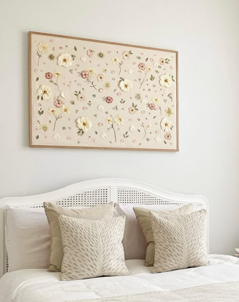 Textured Wall Design Ideas, Canvas Art Ideas Aesthetic, Flower Wall Bedroom, Flower Wall Decor Bedroom, Behind Bed Wall Decor, Painting Ideas 2023, Flower Painting Wall, Wedding Flower Preservation, Art And Painting