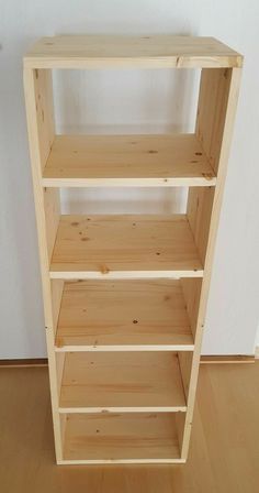 Diy Storage Shelves, Woodworking Projects Furniture, Small Woodworking Projects, Wooden Bookcase, Diy Holz, Bookshelves Diy, Pullover Cardigan, Diy Wood Projects Furniture, Diy Furniture Table