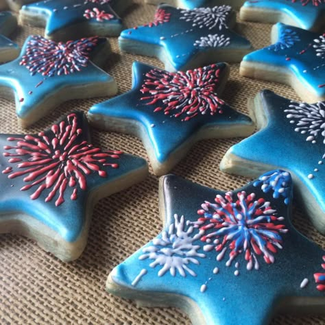 Fireworks on Stars | Cookie Connection Patriotic Sugar Cookies, Patriotic Cookies, Best Fireworks, New Years Cookies, Royal Iced Cookies, Patriotic Desserts, 4th Of July Cake, Sugar Cookie Royal Icing, Cookie Connection