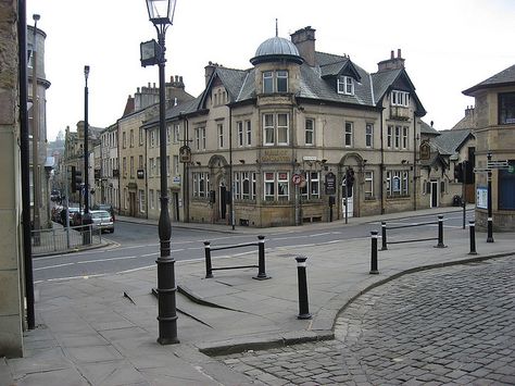 Lancaster UK - visited Mike and Julie when this was their home. Study Abroad England, Culture Of England, Lancaster England, Lancaster University, Medieval City, Language School, Uk Homes, Foreign Language, English Countryside