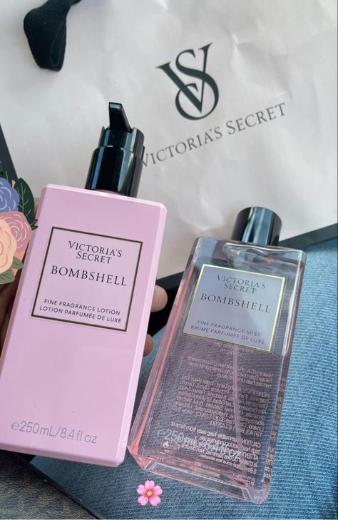 Profumo Victoria Secret, Victoria Secret Body Spray, Victoria's Secret Perfume, Bath N Body Works, Fragrances Perfume Woman, Victoria Secret Fragrances, Perfume Collection Fragrance, Bath And Body Works Perfume, Victoria Secret Perfume