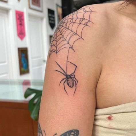 Web On Shoulder Tattoo, Edgy Shoulder Tattoos, Spider Web Shoulder Tattoos For Women, Shoulder Tattoo Grunge, Shoulder Spiderweb Tattoo, Spider Web On Shoulder Tattoo, Spiderweb Tattoo On Shoulder, Shoulder Web Tattoo, Creative Shoulder Tattoos