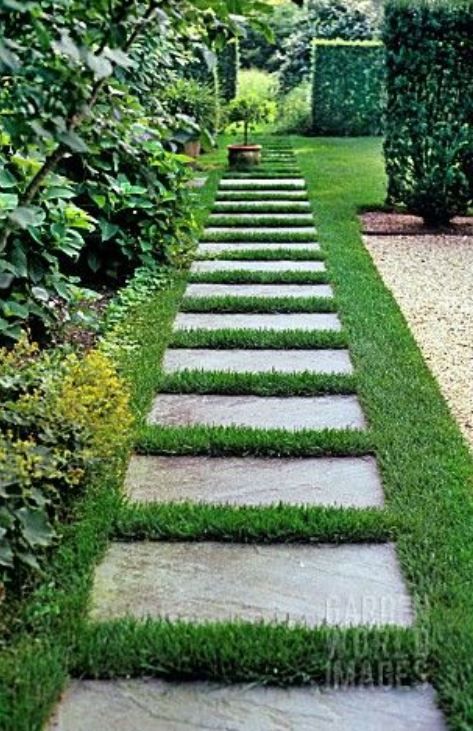 HomelySmart | 30 Stunning Paths For Your Dream Garden Pathways Garden, Garden Pathways, Landscaping Florida, Walkway Landscaping, Pathway Landscaping, Walkways Paths, Landscaping Flowers, Front Yard Garden Design, Garden Stepping Stones