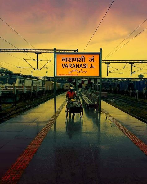 Varanasi Aesthetic Pictures, Varanasi Photography, Banaras Hindu University, Shyam Baba, Train Video, Selfie Poses Instagram, Indian Aesthetic, Photo Art Gallery, Draw On Photos