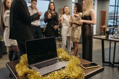 10 Steps to Planning a Company Holiday Party | Christmas Party Ideas Bad Body Odor, Good Goodbye, Deodorant Recipes, Homemade Hair Mask, Work Holiday Party, Homemade Deodorant, Daycare Teacher, Corner Office, Homemade Hair Products