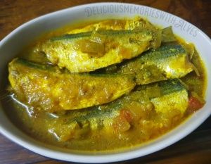 Curry Fish Recipes, Tamarind Water, Indian Fish Recipes, Fish Curry Indian, Chat Masala, Goan Food, Pakistan Food, Sardine Recipes, Fish Curry Recipe