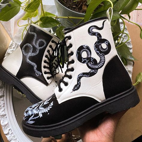 Hand Painted leather boots #painteddocs #paintedshoes #thavydoesart Find my art @thavydoesart on Instagram <3 Painted Leather Boots, Painted Snake, Leather Painting, Snake Painting, Snake Shoes, Custom Heels, Boots Diy, Snake Boots, Painted Sneakers