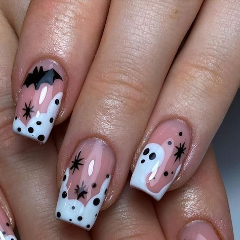 Halloween Biab Nails, Halloween Nails Bats, Nails Bats, Trendy Halloween Nails, Bat Nails, Spooky Nails, Witchy Nails, I Love Halloween, Spooky Style