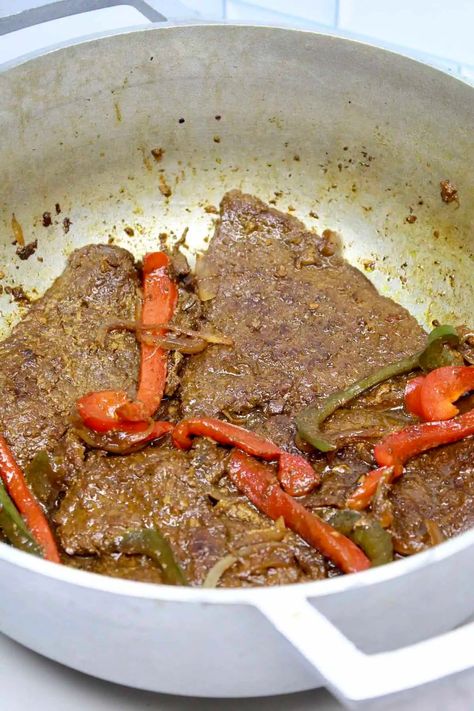 Dominican Steak (Bistec Guisado) - break thru kitchen Dominican Carne Guisada, Bistec Encebollado Dominicano, Dominican Steak, Bistec Recipe, Guisada Recipe, Steak At Home, Beef Round, Carne Guisada, Adobo Seasoning