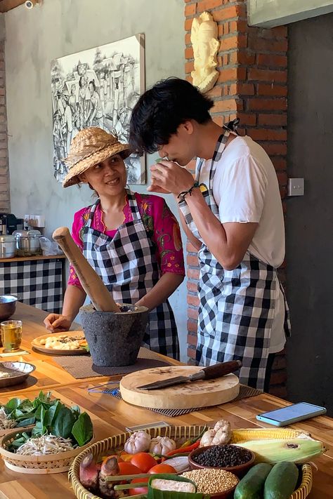 Balinese Authentic Food Cooking Class - Airbnb Sambel Matah, Sate Lilit, Balinese Food, Minced Chicken, Vegetarian Menu, Chicken Satay, Welcome Drink, Serving Drinks, Going Places