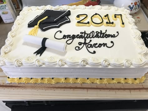 Sheet Cake For Graduation, Rectangular Graduation Cake, Grad Cake Ideas Sheet Cake, College Graduation Sheet Cake Ideas, Homemade Graduation Cake, Graduation Cake Designs Sheet Cake, Graduation Sheet Cakes For Boys, Costco Graduation Cake, Graduation Party Cake Ideas High School