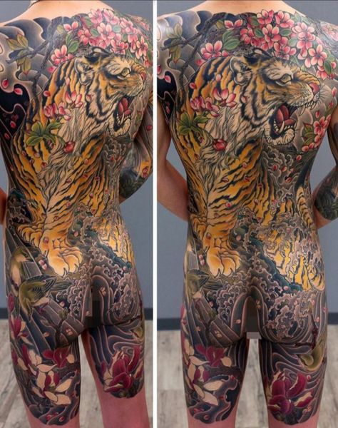 Full Back Tattoo, Traditional Japanese Tattoo Designs, Tiger Dragon, Tiger Tattoo Design, Kunst Tattoos, Sick Tattoo, Geniale Tattoos, Traditional Japanese Tattoos, Full Body Tattoo