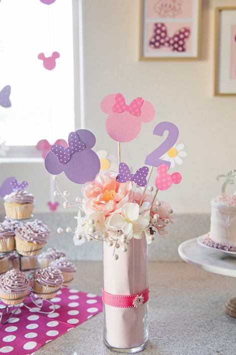 Daisy Duck 2nd Birthday Party, Daisy Duck Themed Birthday Party, Minnie Mouse And Friends Birthday Party, Minnie's Boutique Birthday, Daisy Duck Centerpieces, Mickey And Minnie Birthday Party Ideas, Minnie’s Boutique Party, Purple Minnie Mouse Party, Minnie Mouse Daisy Duck Birthday Party