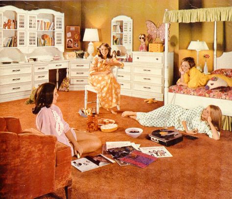 1970s Bedroom Decor, 1970s Bedroom, 70s Bedroom, Teenage Girl Room, Girl Sleepover, Retro Bedrooms, 70s Decor, Teen Girl Room, Teen Girl Bedroom