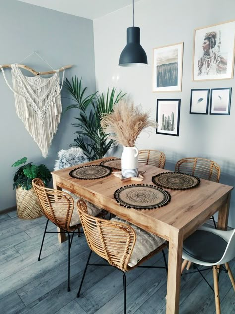 Boho Dining Room Inspiration, Autumn Decorations Indoor, Boho Kitchen Table, Havenly Dining Room, Cosy Dining Room, Small Rustic House, Chic Home Design, Boho Dining Room, Living Room Dining Room Combo