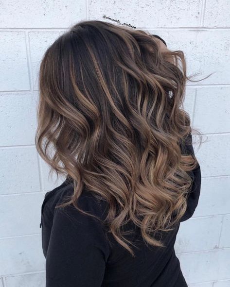 Brunette Hairstyle With Light Chocolate Highlights Bob Pendek, Dark Brown Hair With Highlights, Ash Brown Balayage, Highlights For Dark Brown Hair, Chocolate Brown Hair Color, Hair With Highlights, Chocolate Brown Hair, Brown Hair Balayage, Brown Balayage