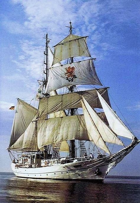 Tall Ship "Greif" Navi A Vela, Old Sailing Ships, Clipper Ship, Tall Ship, Sailing Vessel, Sail Boats, Wooden Ship, Tug Boats, Sail Boat