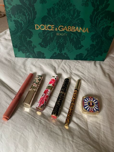 Dolce Gabbana Aesthetic, Dolce And Gabbana Aesthetic, Gold Moodboard, Dolce And Gabbana Makeup, Beauty Aesthetic, Makeup Concealer, City Aesthetic, Fake Story, Beauty Gift