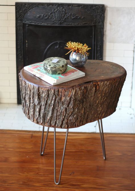 With a healthy dose of elbow grease, wood stabilizer, and a final gloss, this cast-aside slice earns a place of honor in the living room. Tree Stump Decor, Tree Stump Table, Stump Table, Wood Stumps, Diy Tree, Make A Table, Wood Logs, Diy Holz, Table Cafe