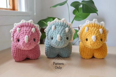 PATTERN/INSTRUCTIONS Triceratops, Amigurumi Dino Pattern, Low-sew Dino Pattern, Crochet Dino Pattern, PDF Crochet Pattern - Etsy Crochet Triceratops Free Pattern, Triceratops Crochet Pattern Free, Cute Free Crochet Patterns, Dragon Crochet Pattern Free, Crochet Plushies Pattern, Amigurumi Triceratops, Crochet Vibes, Crochet Dinosaur Pattern Free, Crochet Triceratops