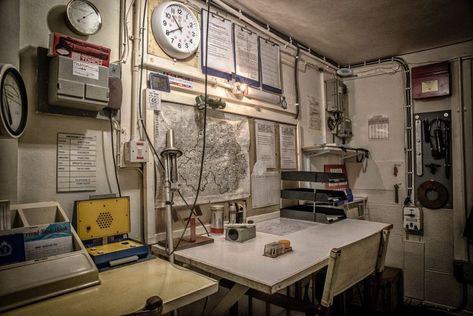 Ever Wanted To Buy Your Own Military Bunker? Bunker Aesthetic, Bunker Interior, Prepper Bunker, Apocalypse Bunker, Bunker Ideas, Military Office, Fallout 4 Settlement Ideas, Doomsday Bunker, Military Bunkers