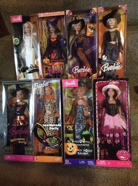 Mattel Barbie Lot of 8 Halloween Barbies. NRFB. Halloween Party 2006 Halloween Maskerade Party 2002 Halloween Enchantress Blonde Hair 2003 Halloween Fashion Spell 2008 Halloween Boo-titul 2004 Hallow Barbie Playsets 90s, Barbie Halloween Doll, Halloween Barbie House, Halloween Barbie Dolls, Barbie Bounding, Barbie Halloween Party, Spooky Barbie, Witch Barbie, Halloween Barbie