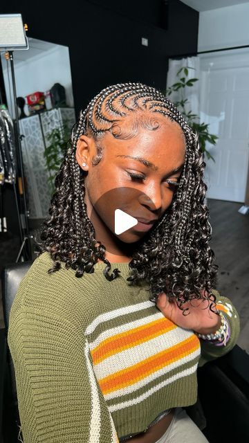 South Jersey Braider on Instagram: "November books are open 🍂 Click the link in my bio for pricing and availability. 

Style description: Boho Fulani Bob 

#bohoknotlessbraids #sjbraider #humanhairknotless #braids #knotless #southjerseybraider #knotlessbraids #stylist #braider #explore #viral #reels #humanhait #southjersey #ʙᴏᴏᴋɴᴏᴡ #bohotwist #islandtwist #invisiblelocs #invisiblelocbob #jumboknotless #bohoknotless #blondebraids #gingerbraids #bohoknotless #gingerbraids #bohoknotless #bohoknotlessbraidsnj #bohoknotlessbob #knotlessbob" Short Large Knotless Box Braids, Fulani Boho Bob, Short Boho Braids With Beads, Fulani Bob Braids, Boho Braid Bob, Bob Boho Knotless Braids, Fulani Braids Boho, Boho Braids Bob, Boho Knotless Bob