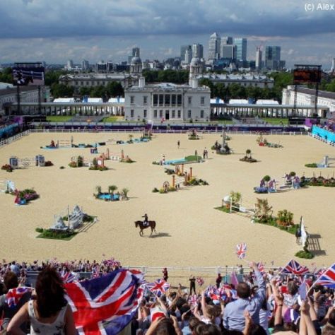 2012 Olympics London Equestrian Arena ready for jumping Showjumping Aesthetic, Jumping Arena, Olympic Horses, Olympic Equestrian, Hunter Horse, Equestrian Aesthetic, Greenwich Park, Equestrian Events, Girl Energy