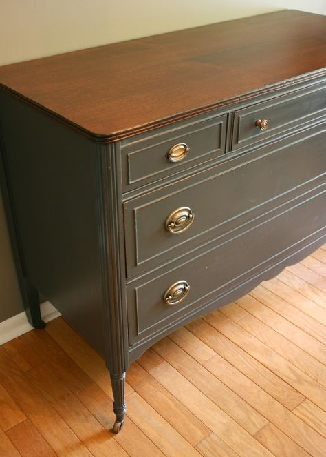 Gray Dressers, Refinished Dresser Diy, Restore Furniture, Gray Painted Furniture, Refinish Furniture, Green Dresser, Painting Antique Furniture, Bedroom Furniture Makeover, Painting Stuff