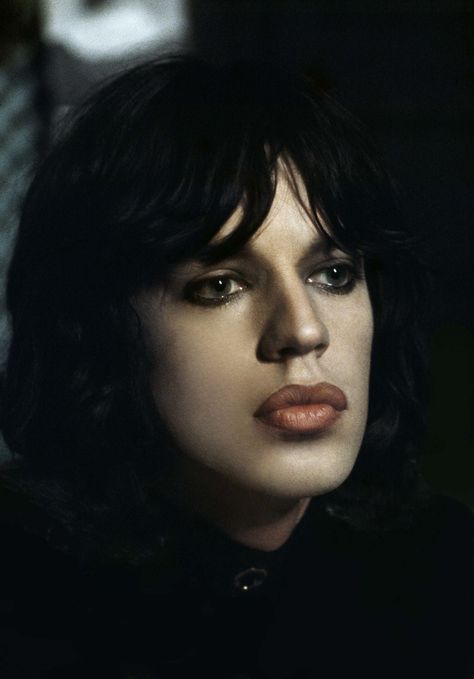 Mick Jagger’s Best Beauty Moments: Glitter, Guyliner, and More Mick Jagger Style, Mick Jagger Rolling Stones, Moves Like Jagger, Nice Face, Like A Rolling Stone, British Rock, Keith Richards, Mick Jagger, Rock Legends